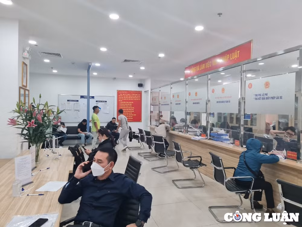 ha noi mien nhiem cach chuc nguoi dung dau neu bao che can bo sach nhieu nguoi dan hinh 1