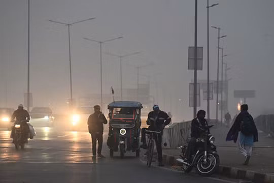 Delhi quyết liệt chống ô nhiễm mùa đông: siết chuẩn khí thải, chuyển đổi xe điện