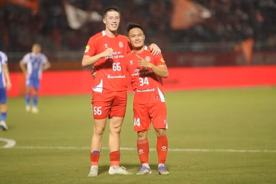Sao trẻ Việt kiều tỏa sáng, Công an TPHCM thoát thua ở Cố Đô Hoa Lư
