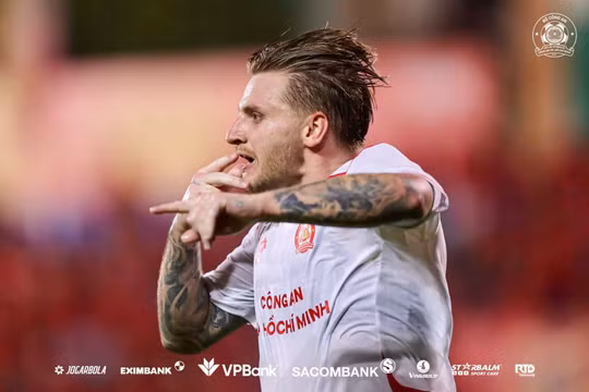 Ngoại binh từng dự World Cup tỏa sáng, Công an TP.HCM giành chiến thắng nghẹt thở trước Ninh Bình