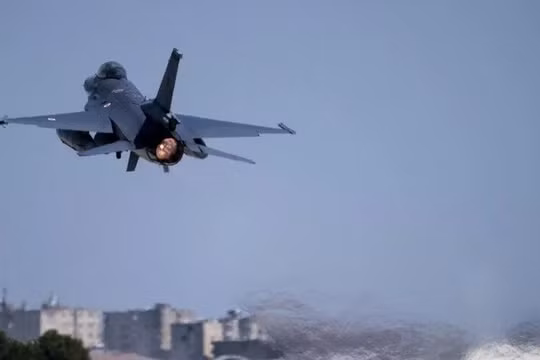 Tiêm kích F-16 của Thổ Nhĩ Kỳ rơi khi đang bay huấn luyện