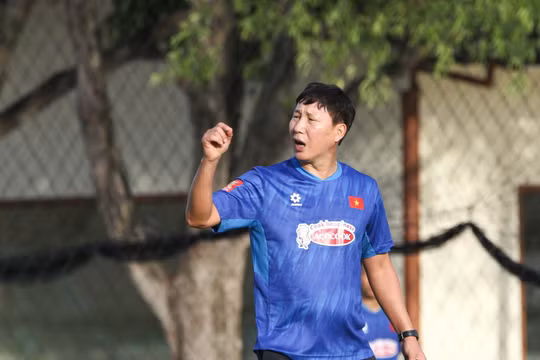 Điểm tin thể thao 22/7: HLV Kim Sang Sik chưa hài lòng với tuyển Việt Nam, làn sóng yêu cầu chủ tịch Infantino từ chức sau World Cup 2026