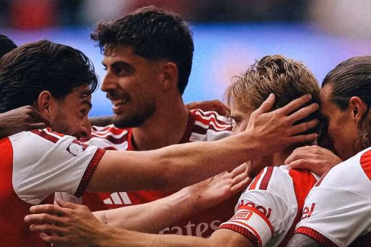 Arsenal thắng đậm Man City, đăng quang Siêu Cúp Anh 2026
