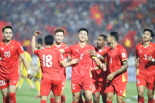 Điểm tin thể thao 21/6: Tuyển Việt Nam hội quân chuẩn bị cho ASEAN Cup, Nhật Bản 'thăng hoa' trong trận đấu thứ 1000 của World Cup