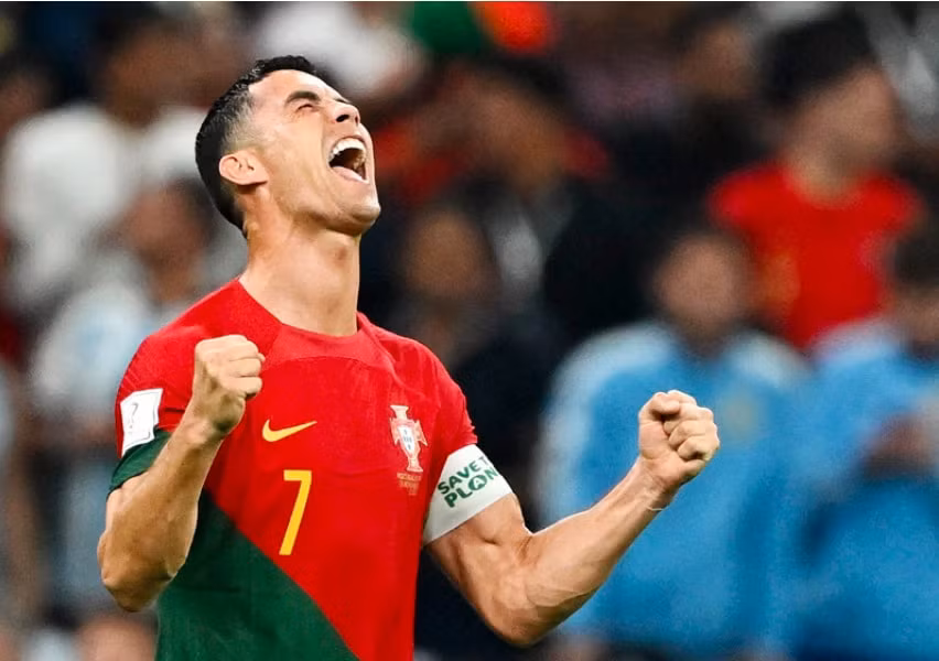 ronaldo dong y gia nhap clb cua saudi arabia huong muc luong cao nhat lich su bong da the gioi hinh 1