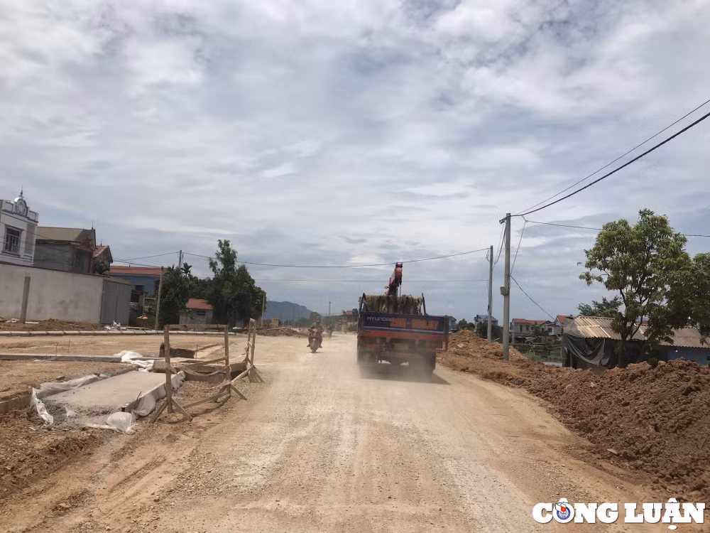 Hệ thống biển báo rất sơ sài.
