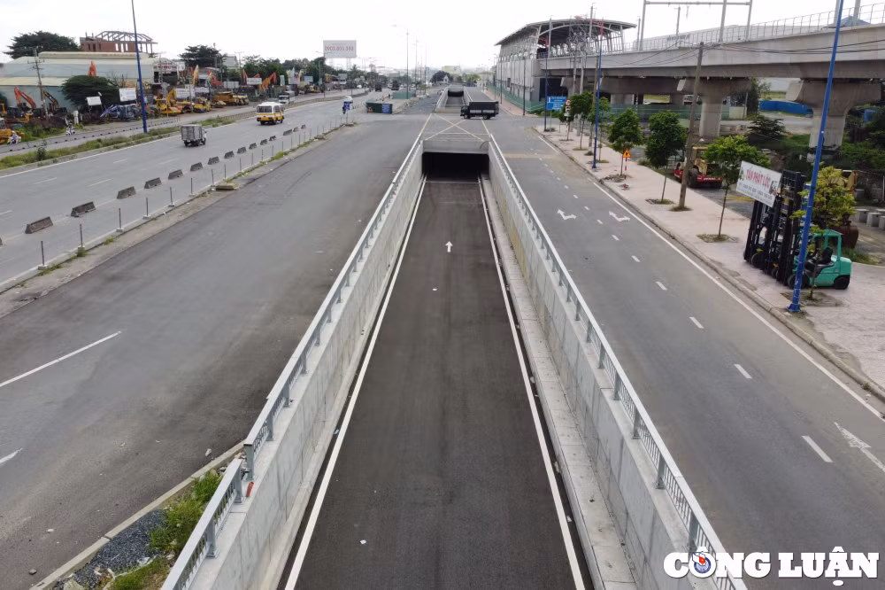 Ông Hưng cũng thông tin về những khó khăn của Tổng công ty Cơ khí giao thông vận tải Sài Gòn - TNHH MTV (SAMCO) trong quá trình thực hiện dự án BXMĐ mới. Bởi hiện nay các thủ tục pháp lý liên quan đến đất đai ở bến mới vẫn chưa hoàn thành.