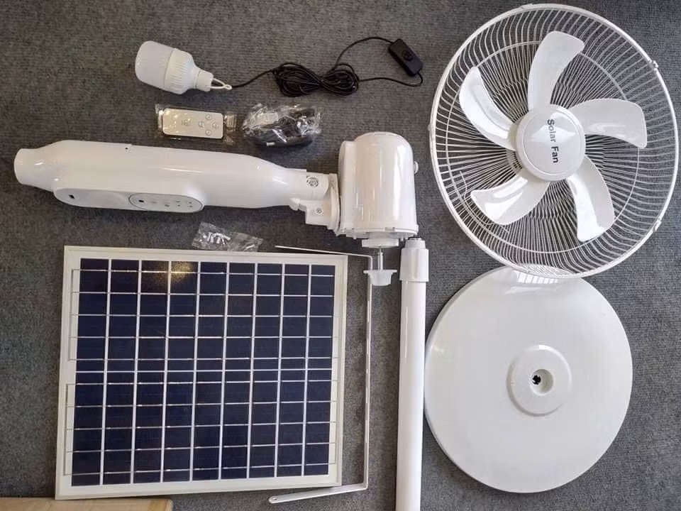 Chi phí độn giá quạt năng lượng mặt trời chủ yếu là do pin năng lượng.
