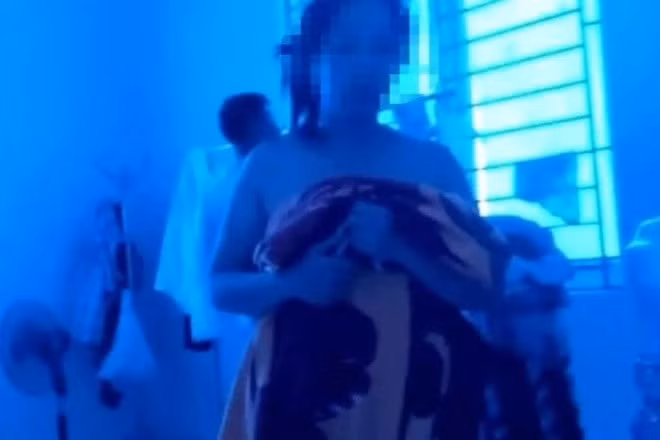 Hình ảnh nhạy cảm được dư luận cho là của bà Hà cùng với ông Giang. Ảnh cắt từ video