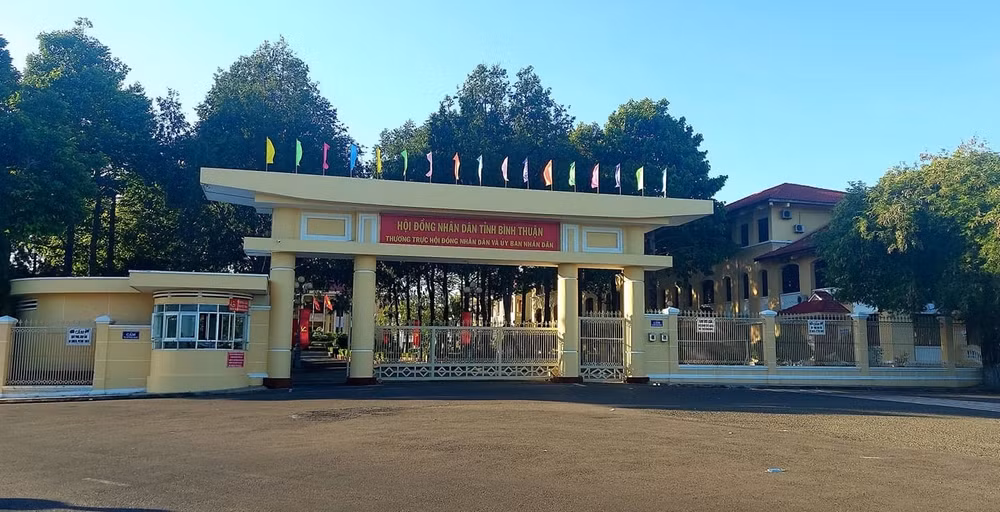 Đề nghị Thủ tướng Chính phủ xem xét, xử lý kỷ luật hành chính một Chủ tịch, một Phó Chủ tịch tỉnh đương chức và hai cựu Chủ tịch; hai cựu Phó Chủ tịch UBND tỉnh Bình Thuận.