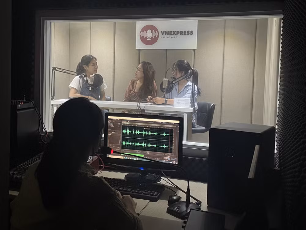 voi vnexpress podcast nhiem vuphung su doc gia la xuyen suot hinh 2