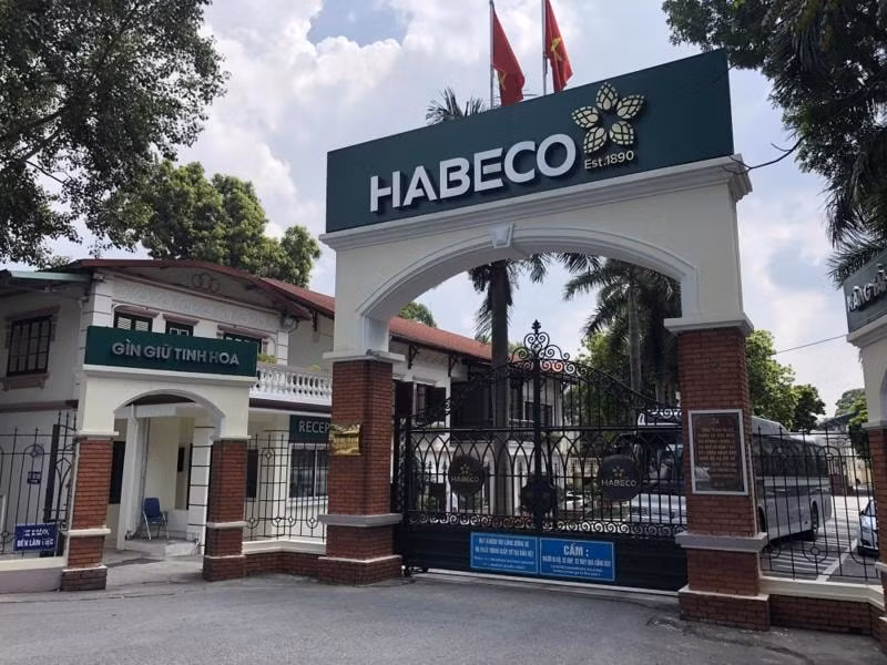 Trong trường hợp các nhà máy, xí nghiệp chây ì, không chịu di dời, Hà Nội có thể có giải pháp mạnh tay, là cắt điện, cắt nước.