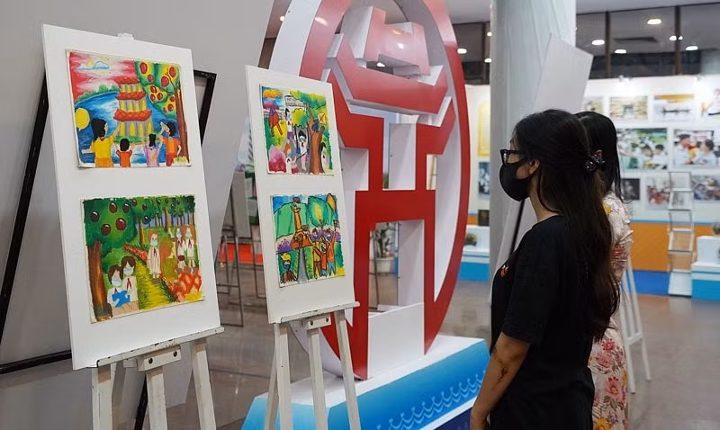 Trưng bày “Gia đình bình an, xã hội hạnh phúc” trong khuôn khổ Ngày hội gia đình Việt Nam tại Trung tâm Triển lãm văn hóa, nghệ thuật Việt Nam