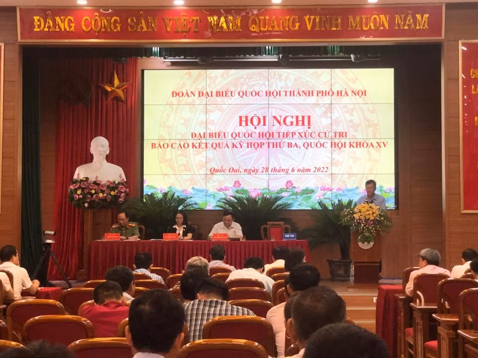 Quang cảnh buổi tiếp xúc cử tri.