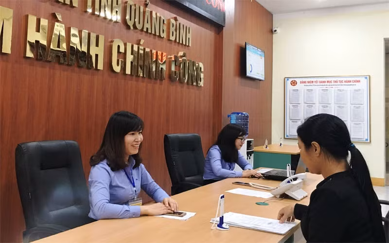 Phê duyệt Bộ chỉ số đánh giá chất lượng phục vụ người dân trong thực hiện TTHC, dịch vụ công. Ảnh minh họa
