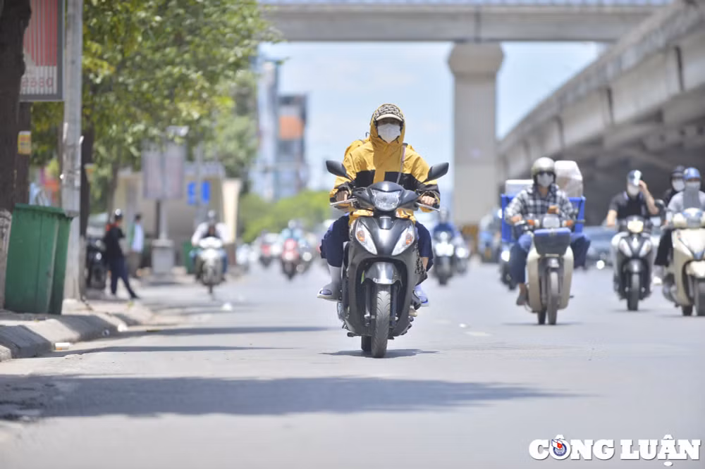 nang nong dinh diem anh huong lon den di lai sinh hoat cua nhieu nguoi dan ha noi hinh 3