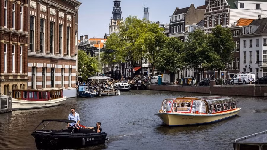 9. Amsterdam, Hà Lan: Thủ đô của Hà Lan đạt điểm cao nhờ khả năng tiếp cận không gian xanh và chăm sóc sức khỏe.