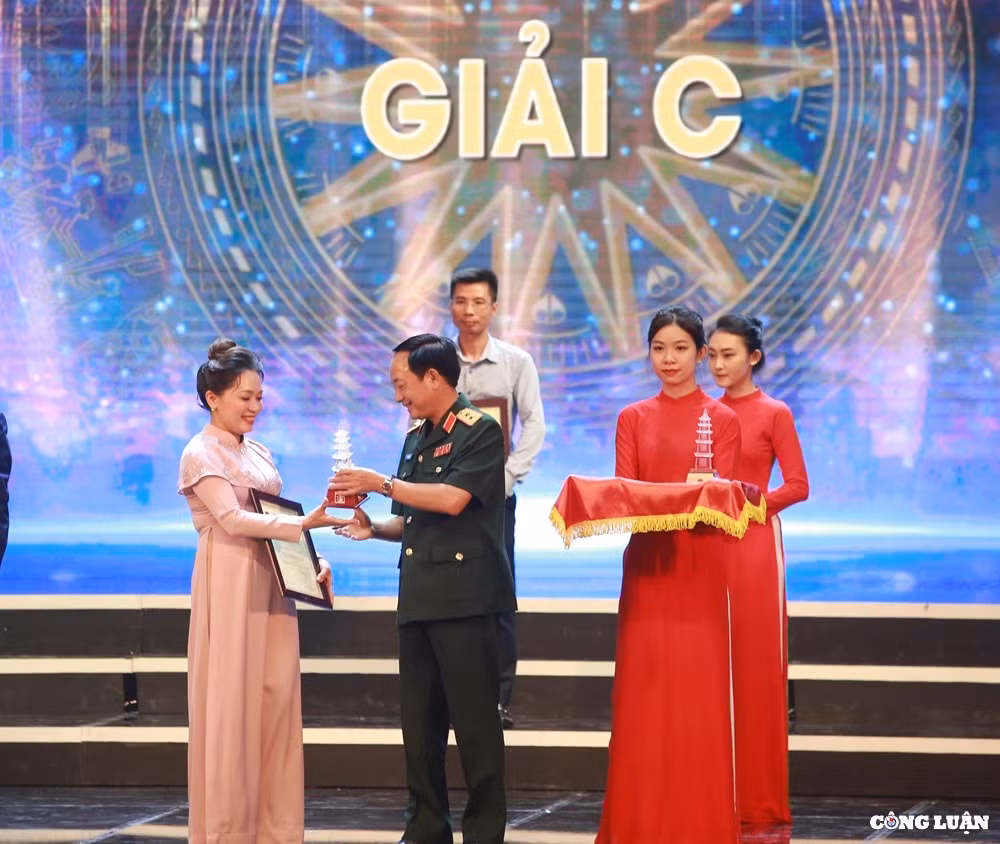 bao nha bao cong luan doat giai c giai bao chi quoc gia lan thu xvi nam 2021 hinh 1