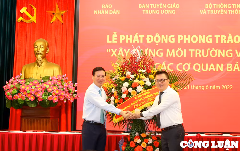 de van hoa lan toa tham sau thuc chat vao moi co quan bao chi moi nguoi lam bao hinh 5