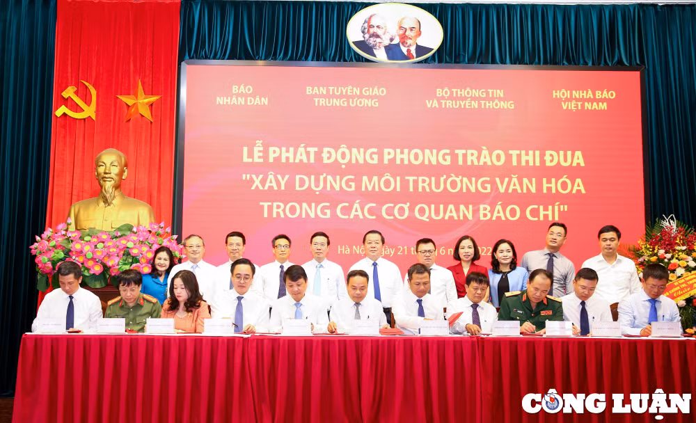 de van hoa lan toa tham sau thuc chat vao moi co quan bao chi moi nguoi lam bao hinh 3