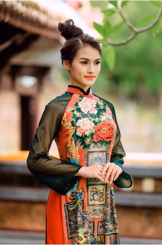 trinh dien 200 mau ao dai tai cau go lim song huong hinh 2