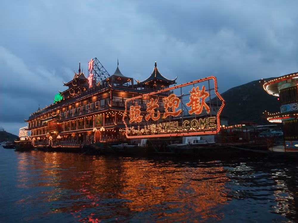 nha hang noi lon nhat the gioi chim o bien dong hinh 5