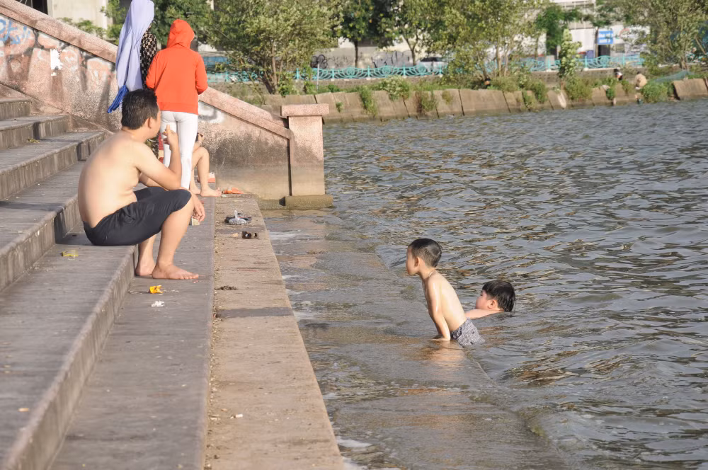 nang nong dinh diem nguoi dan ha noi do xo ra ho tay tam mat hinh 5