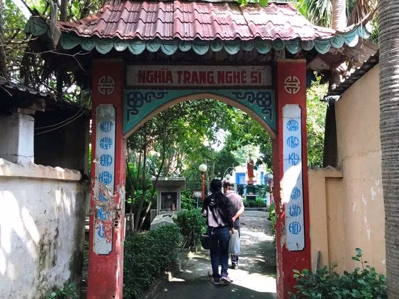 chua nghe si doi ten thanh nghia trang nghe si gay xon xao du luan hinh 5