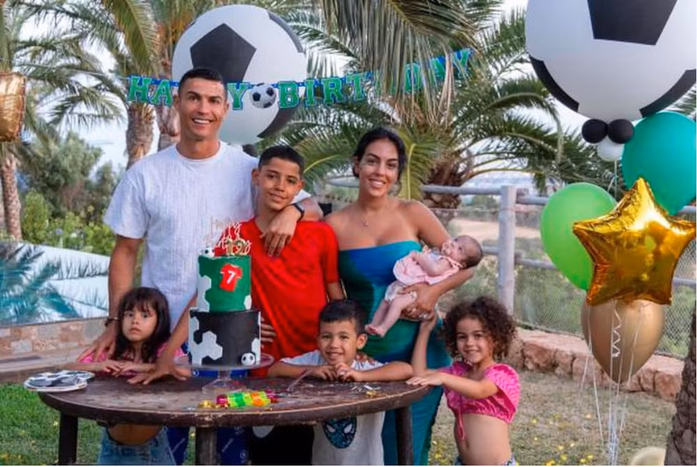 sieu sao cristiano ronaldo phai boi thuong sau vu sieu xe gap nan hinh 3