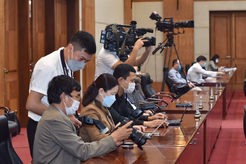 to chuc bai ban va co co che dong vien kip thoi phong vien say nghe hinh 2