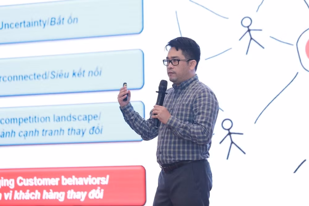 Tiến sĩ Phạm Anh Tuấn - Chuyên gia Chuyển đổi số phát biểu tại chương trình. Nguồn: Mobifone