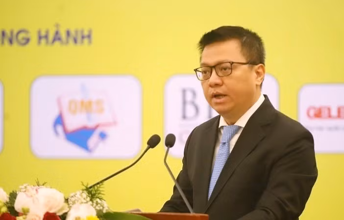 Đồng chí Lê Quốc Minh - Ủy viên Trung ương Đảng, Tổng Biên tập Báo Nhân Dân, Phó Trưởng Ban Tuyên giáo Trung ương, Chủ tịch Hội Nhà báo Việt Nam phát biểu tại diễn đàn.
