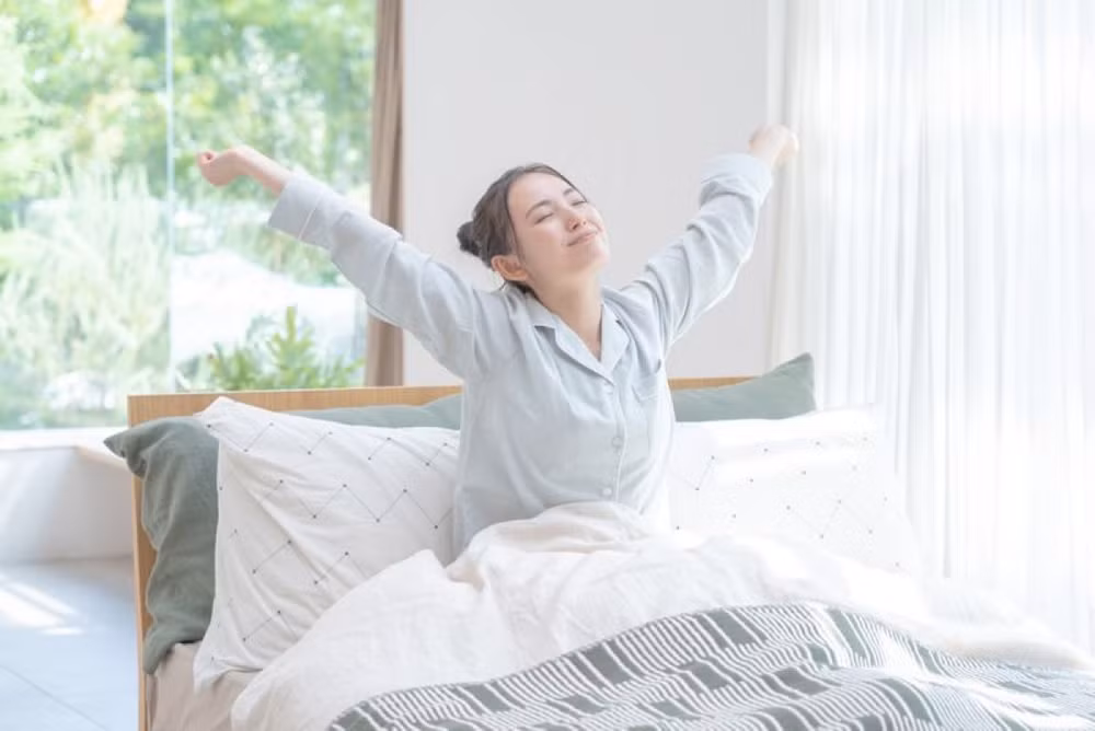Uống nước chanh sau khi thức dậy sẽ giúp cải thiện chứng táo bón.
