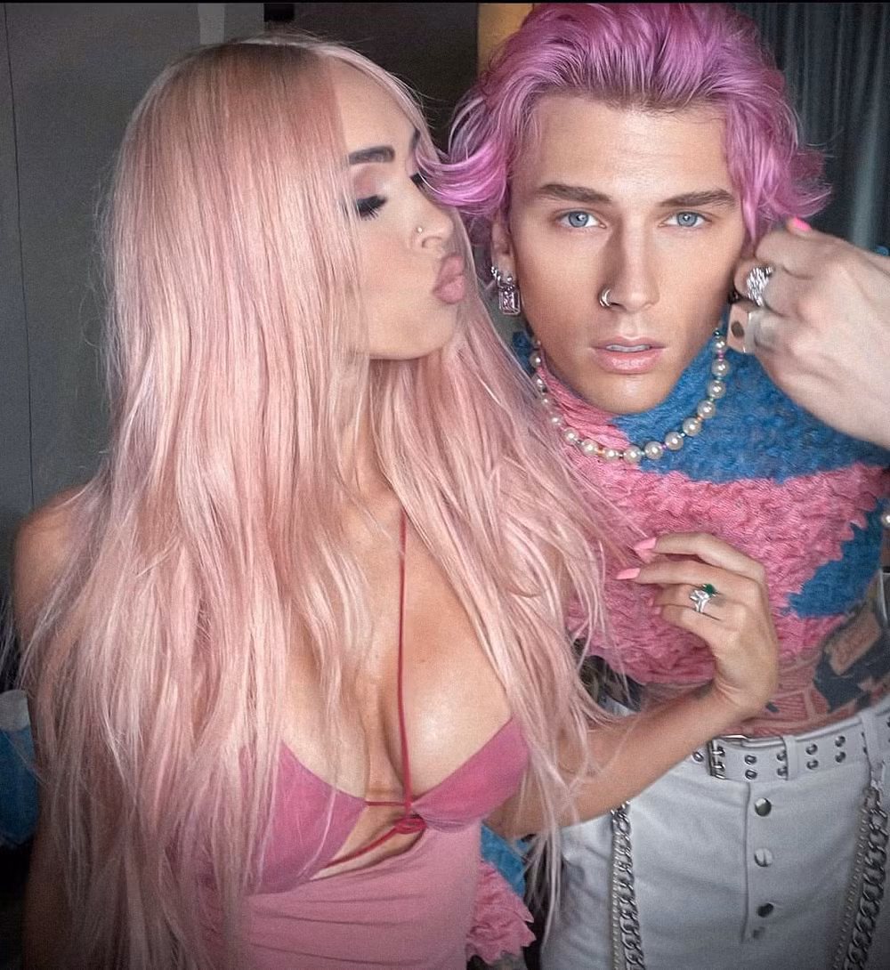 Trông Megan Fox và Machine Gun Kelly khá giống với 2 nhân vật hoạt thình là Barbie và Ken. Ảnh: Instagram nhân vật