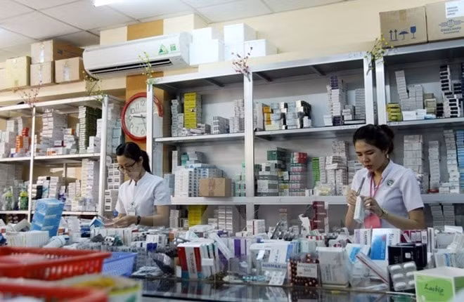 Khắc phục tình trạng thiếu thuốc, thiết bị, vật tư y tế. Ảnh minh họa
