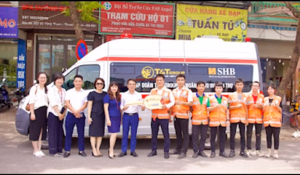 tt group va shb tang xe cuu thuong cho doi ho tro so cuu fas angel ha noi hinh 1