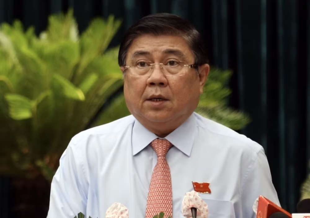 de nghi bo chinh tri xem xet thi hanh ky luat ong nguyen thanh phong nguyen chu tich ubnd tp ho chi minh hinh 1