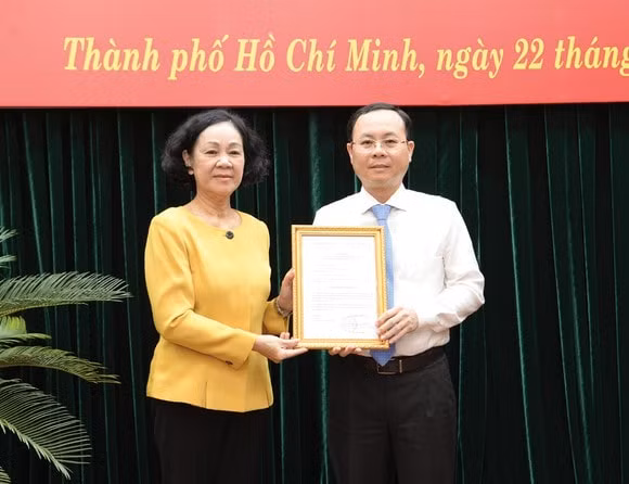 ong nguyen van hieu lam pho bi thu thuong truc tp hcm hinh 1