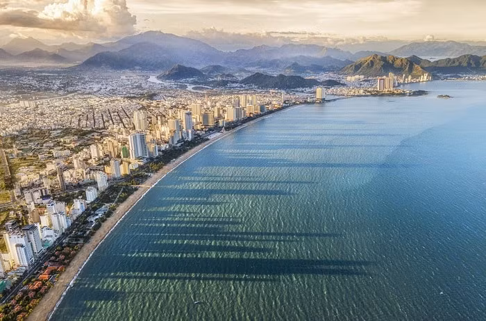 du lich lan bien trong vinh nha trang tam dung hoat dong hinh 3