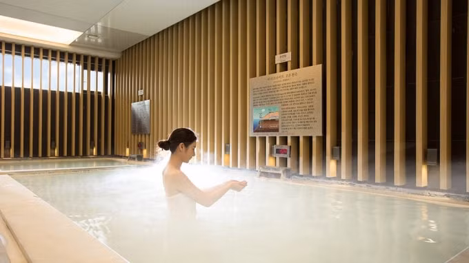 Yêu thương chính mình với Suối nước nóng Aragonite tại Jeju.