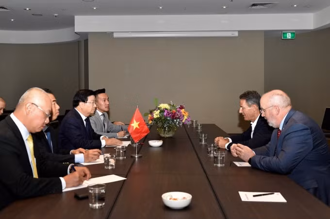 Phó Thủ tướng Trịnh Đình Dũng tiếp lãnh đạo Tập đoàn tài chính Maquarie - Ảnh: VGP