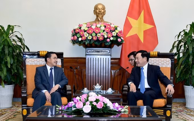 Phó Thủ tướng Phạm Bình Minh tiếp Đại sứ Lào Sengphet Houngboungnuang đến chào xã giao nhân dịp nhận nhiệm vụ công tác tại Việt Nam. Ảnh: TG&VN