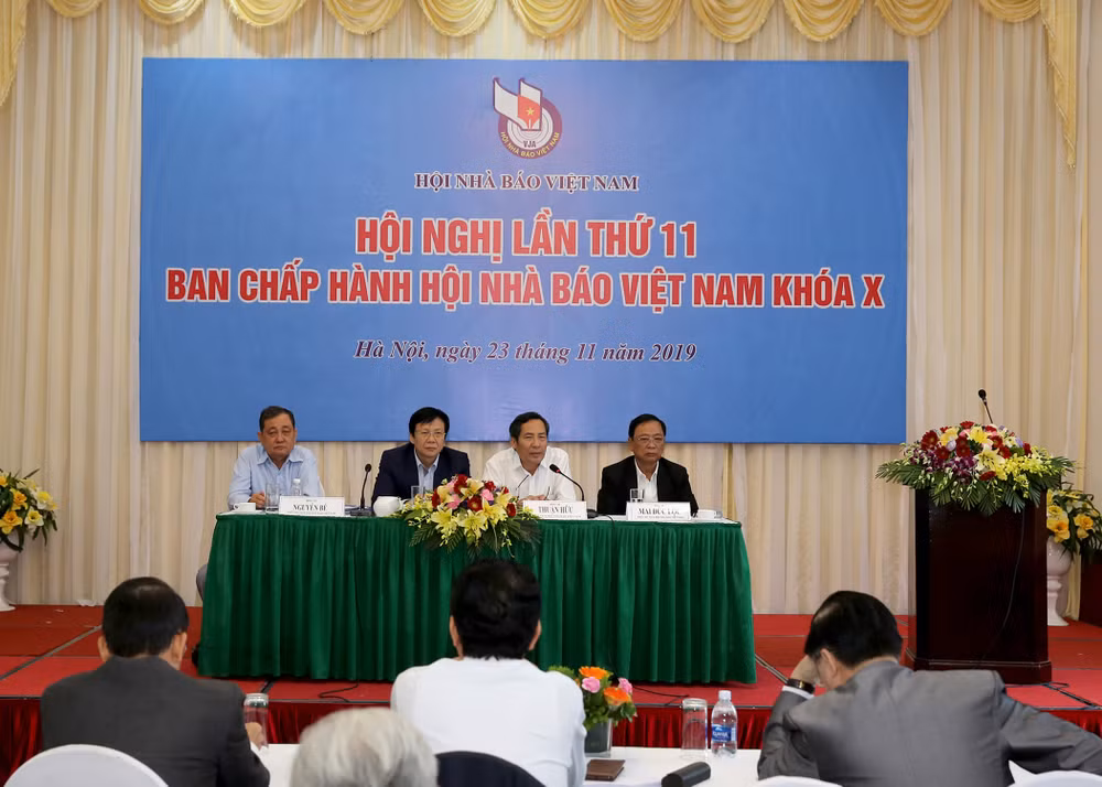 Các đồng chí chủ trì Hội nghị. Ảnh: Sơn Hải