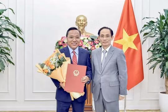 Thủ tướng bổ nhiệm 2 Thứ trưởng Bộ Ngoại giao