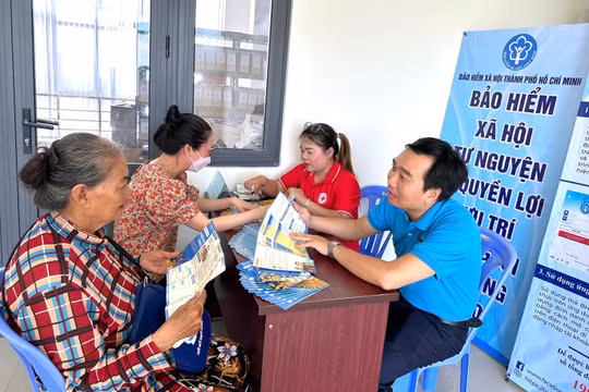 Thủ tướng chỉ đạo nâng mức hỗ trợ đóng bảo hiểm y tế cho đối tượng chính sách, hộ cận nghèo