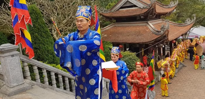 BTC làm Lễ Khai bút đầu Xuân Kỷ Hợi 2019. Ảnh: TTVN