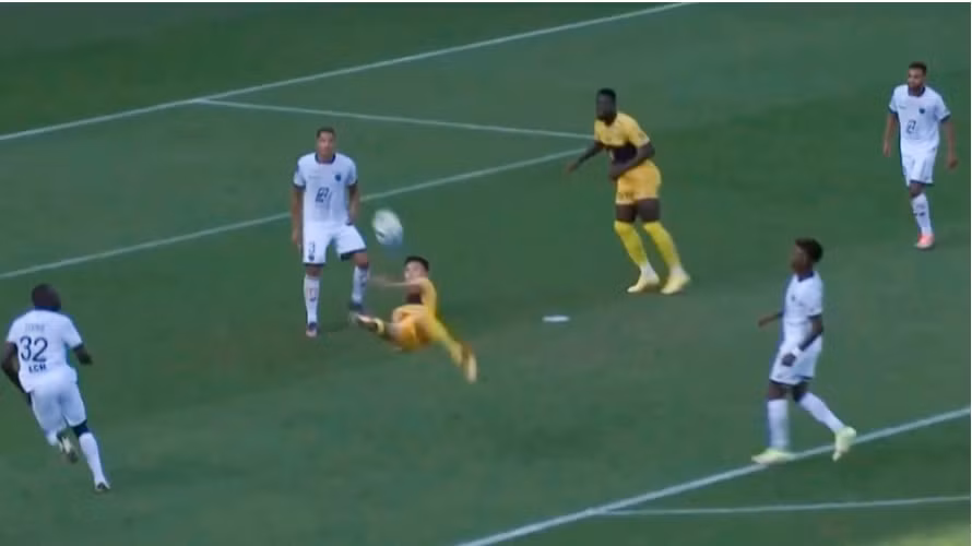 tien ve quang hai da chinh pau fc gianh diem so dau tien tai ligue 2 hinh 2
