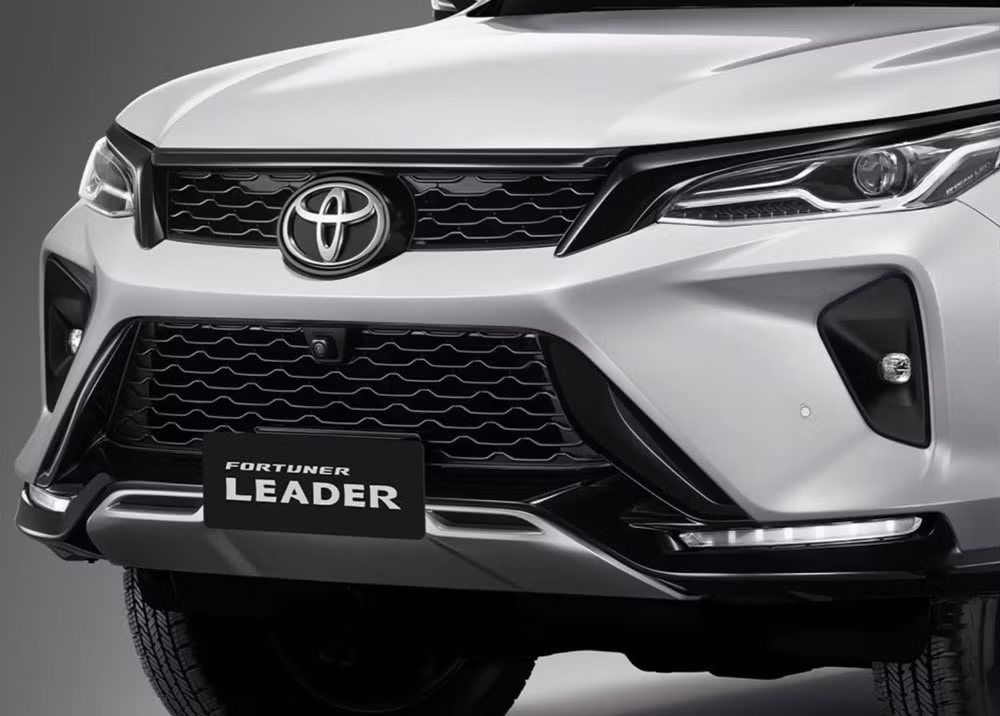 toyta fortuner 2023 trinh lang tai thai lan hinh 2