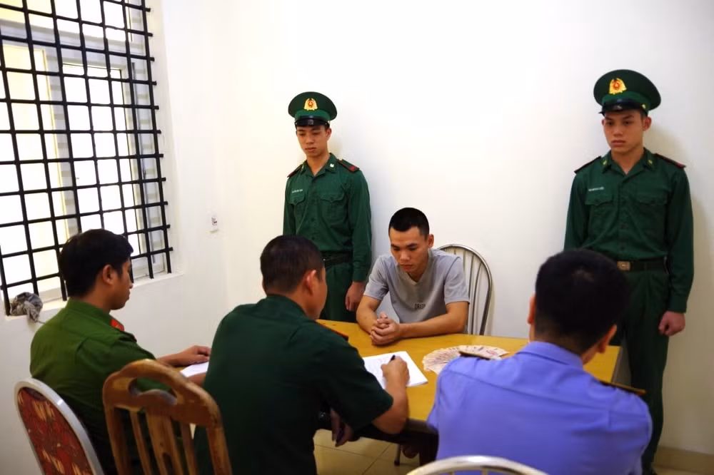 bat doi tuong lua ban 2 nan nhan nguoi dan toc thieu so de lay 30 trieu dong hinh 1