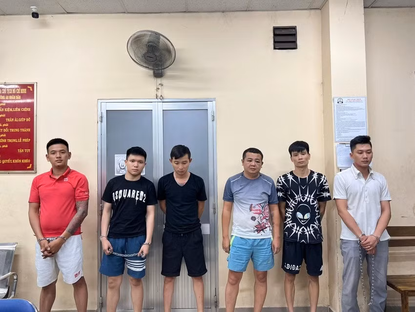 bat nhom cho vay nang lai ep nan nhan quay clip hinh 1